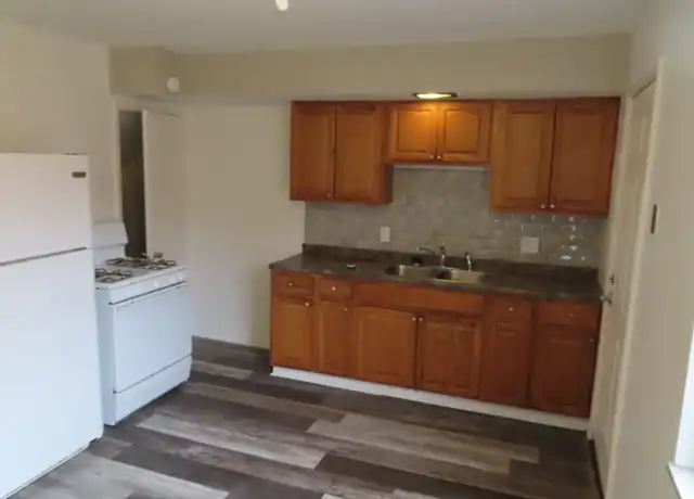 Property at 901 N Meadows Ct, Columbus, OH, 43229, 2 beds, 1 bath, [object Object]
