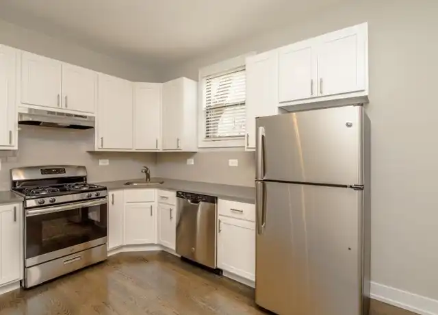 Property at 3250 N Lakewood Ave, Chicago, IL, 60657, 2 beds, 1 bath, [object Object]