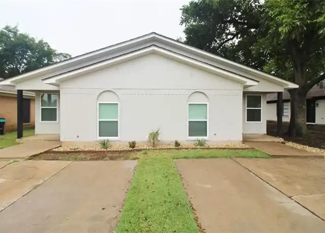 Property at 234 S Main St, Burleson, TX, 76028, 2 beds, 1 bath, [object Object]