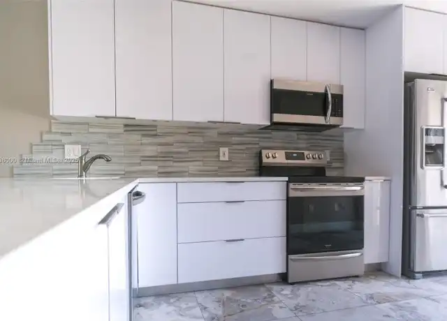 Property at 301 Club Cir #208, Boca Raton, FL, 33487, 2 beds, 2 baths, [object Object]