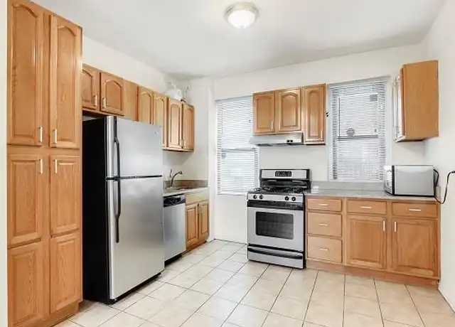 Property at 2116 35th St Unit 3B, Astoria, NY, 11105, 2 beds, 1 bath, [object Object]