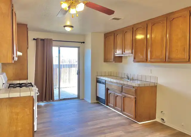 Property at 20705 Thunderbird Rd Unit 2, Apple Valley, CA, 92307, 2 beds, 2 baths, [object Object]