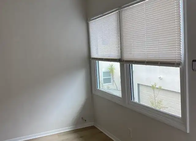Property at 1346 E Florida St Unit 4, Long Beach, CA, 90802, 1 bed, 1 bath, [object Object]