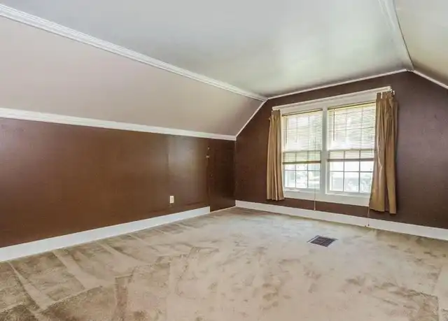 Property at 2429 Franklin Ave NE, Cedar Rapids, IA, 52402, 3 beds, 1.5 baths, [object Object]