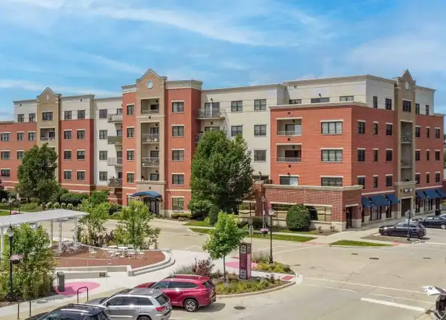 Property at 14 S Prospect St #211, Roselle, IL, 60172, 2 beds, 2 baths, [object Object]