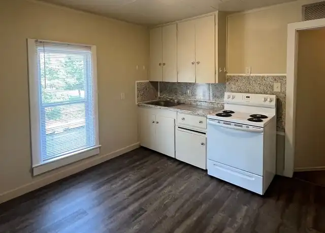 Property at 114 S 6th St Unit 3, Yakima, WA, 98901, 3 beds, 2 baths, [object Object]