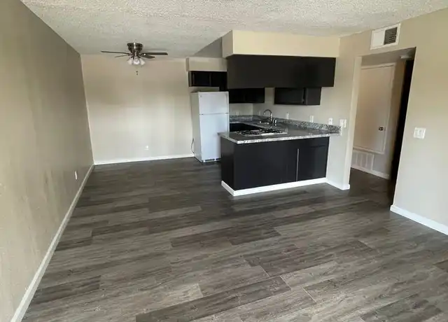 Property at 7000 College Ave Unit 201, Bakersfield, CA, 93306, 2 beds, 1 bath, [object Object]
