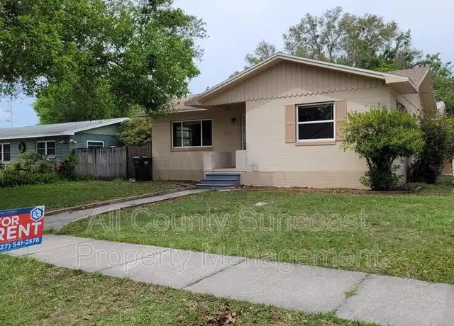Property at 2621 40th Ave N Unit B, St. Petersburg, FL, 33714, 2 beds, 1 bath, [object Object]
