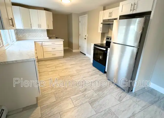 Property at 718 Beech St Unit 2, Manchester, NH, 03104, 2 beds, 1 bath, [object Object]