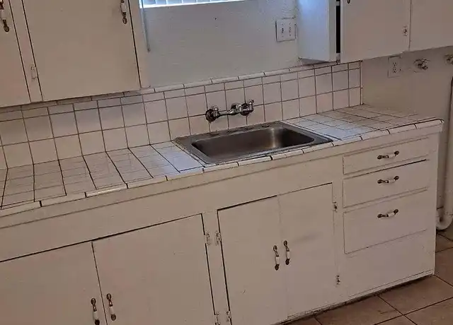 Property at 802 Roberts Lane - 802 Roberts Ln, Bakersfield, CA, 93308, 1 bed, 1 bath, [object Object]