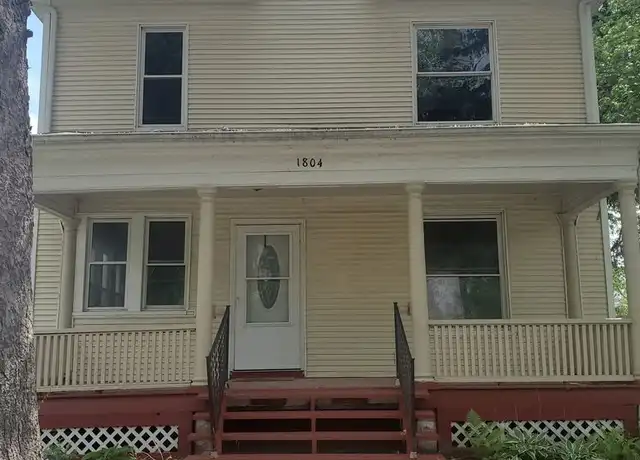 Property at 1804 15th Ave Unit 1804 1/2, Moline, IL, 61265, 3 beds, 1 bath, [object Object]