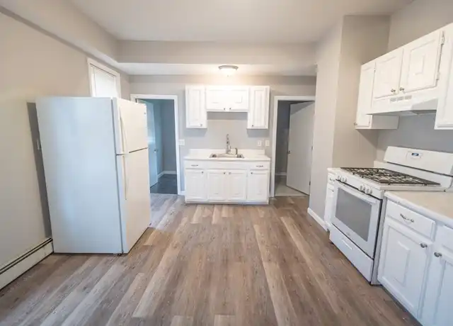 Property at 423 Ferry St, Everett, MA, 02149, 2 beds, 1 bath, [object Object]