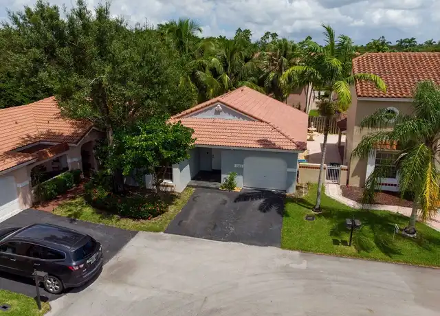 Property at 1353 Seagrape Cir, Weston, FL, 33326, 2 beds, 2 baths, [object Object]