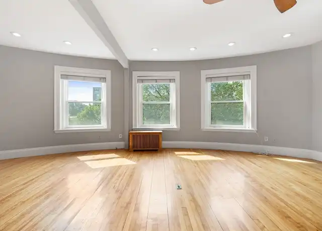 Property at 1011 Beacon St #4, Brookline, MA, 02446, 2 beds, 1 bath, [object Object]