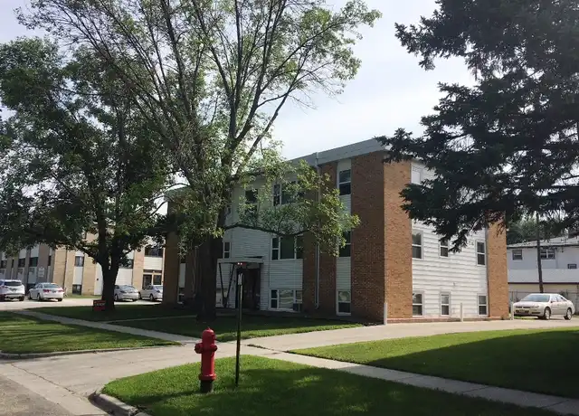 Property at 2919 8th St N Unit 4, Fargo, ND, 58102, 1 bed, 1 bath, [object Object]