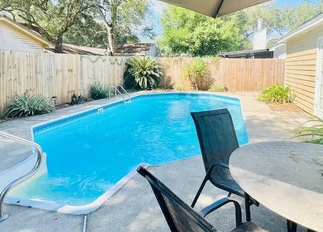 Property at 289 Honeysuckle Way, Niceville, FL, 32578, 4 beds, 2 baths, [object Object]