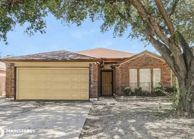 Property at 1733 Duster Cir, Arlington, TX, 76018, 3 beds, 2 baths, [object Object]