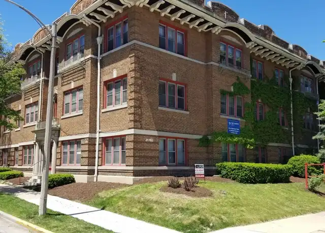 Property at 1720 E Newport Ave Unit 21, Milwaukee, WI, 53211, 2 beds, 1 bath, [object Object]