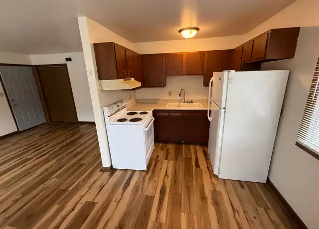 Property at 2005 Eastman Ave Unit 3, Green Bay, WI, 54302, 2 beds, 1 bath, [object Object]