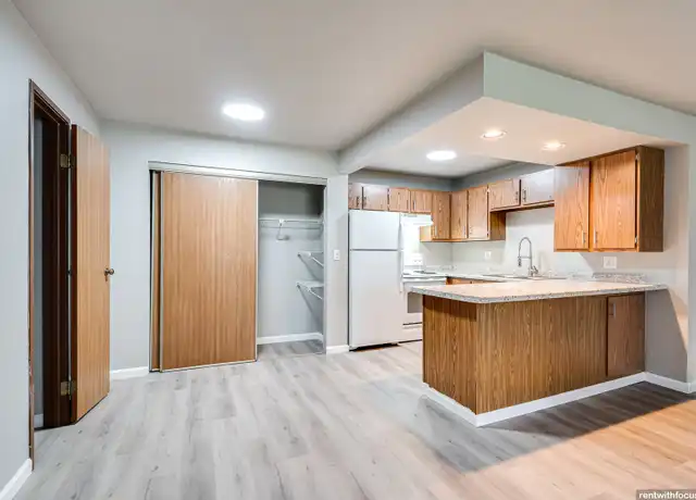 Property at 824 Security Dr Unit H211, Fond du Lac, WI, 54935, 2 beds, 1 bath, [object Object]