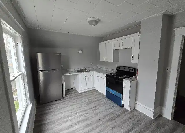 Property at 914 Clinton Ave Apt 2, Kalamazoo, MI, 49001, 3 beds, 1 bath, [object Object]