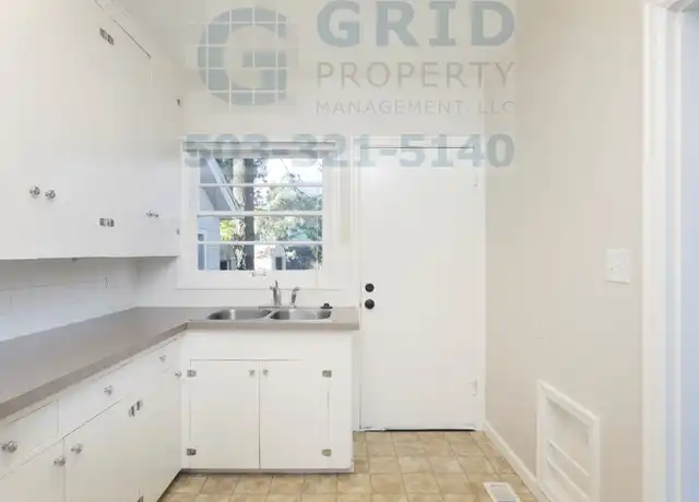 Property at 3035 SE 118th Ave, Portland, OR, 97266, 3 beds, 1 bath, [object Object]