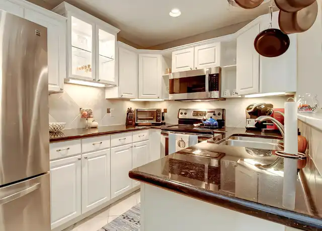 Property at 2829 Timmons Ln Unit 4022, Houston, TX, 77027, 2 beds, 2 baths, [object Object]