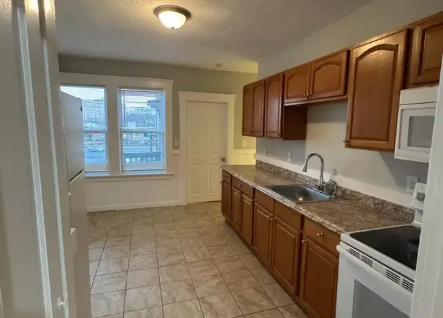 Property at 20 Lakewood St Unit 1R, Worcester, MA, 01603, 2 beds, 1 bath, [object Object]