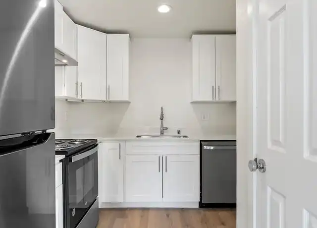 Property at Kamden Court - 30 N Sheppard Pl, Kennewick, WA, 99336, 2 beds, 1 bath, [object Object]