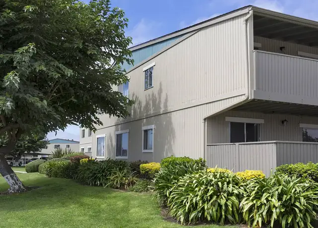 Photo of 1044 John St, Salinas, CA 93905