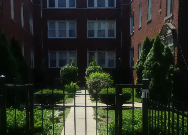 Property at 1301 E 71st Pl Unit 2S, Chicago, IL, 60619, 2 beds, 1 bath, [object Object]