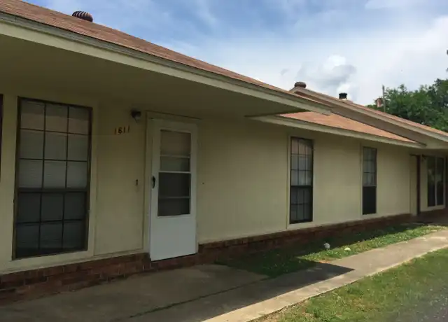 Property at 1611 S Z St, Fort Smith, AR, 72901, 2 beds, 1 bath, [object Object]