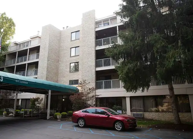 Property at Toledo Largest Senior Luxury Apartments - 3433 Oak Alley Ct, Toledo, OH, 43606, 1 bed, 1 bath, [object Object]