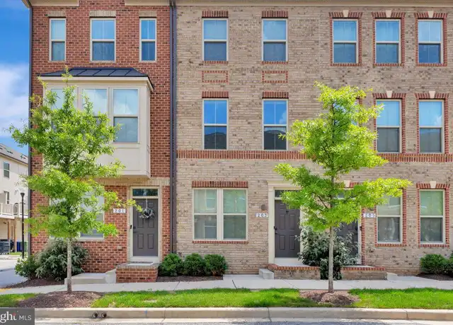 Property at 203 S Newkirk St, Baltimore, MD, 21224, 2 beds, 3.5 baths, [object Object]