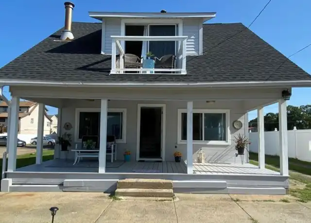 Property at 210D Cosey Beach Ave, East Haven, CT, 06512, 3 beds, 1.5 baths, [object Object]