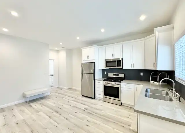 Property at 420 S Citrus Ave Unit 420, Los Angeles, CA, 90036, 1 bed, 1 bath, [object Object]