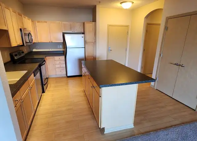 Property at 5690 W 36th St Unit 348, St Louis Park, MN, 55416, 1 bed, 1 bath, [object Object]