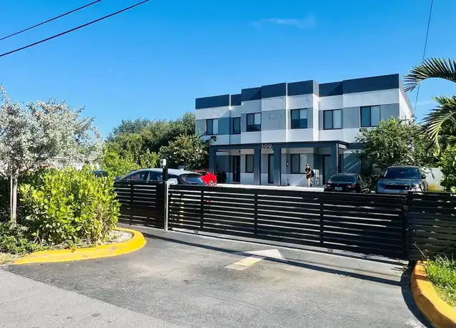 Property at 309 NW 7th Ct, Hallandale Beach, FL, 33009, 3 beds, 2.5 baths, [object Object]