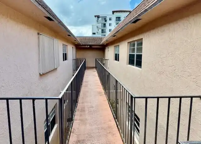 Property at 650 SW 2nd Ave Unit 253, Boca Raton, FL, 33432, 2 beds, 1.5 baths, [object Object]