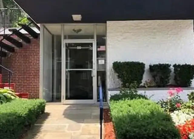 Photo of 22 Greenwood St, Melrose, MA 02176