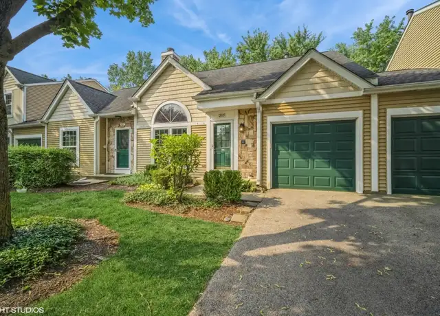 Photo of 2035 Teton Pkwy, Algonquin, IL 60102