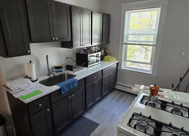 Property at 7 Holland Ave Unit 5, Lynn, MA, 01905, 2 beds, 1 bath, [object Object]