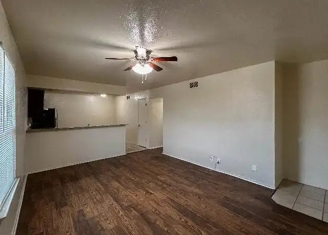 Property at 2512 W Hickory St, Denton, TX, 76201, 2 beds, 1 bath, [object Object]
