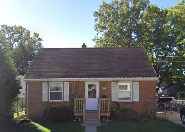Property at 733 Lincoln St, Menasha, WI, 54952, 3 beds, 1 bath, [object Object]