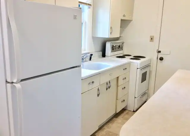 Property at 211 1/2 2nd Ave E, Dickinson, ND, 58601, 1 bed, 1 bath, [object Object]