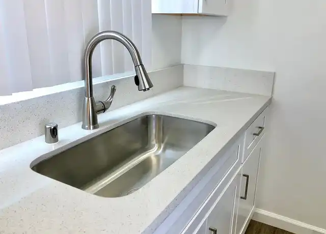 Property at 425 South Alexandria Ave - 425 S Alexandria Ave, Los Angeles, CA, 90020, 0-1 beds, 1 bath, [object Object]