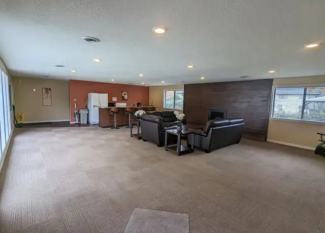 Property at Chestnut Place Apartments - 12150 SE 31st Pl, Milwaukie, OR, 97222, 2 beds, 1 bath, [object Object]