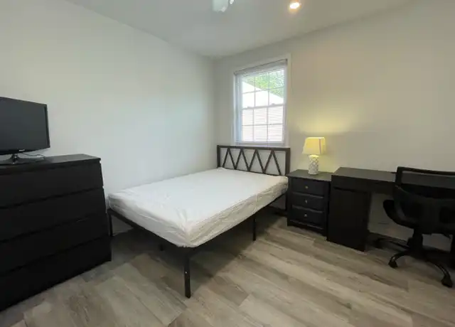 Property at 4199 University Dr, Fairfax, VA, 22030, 1 bed, 1 bath, [object Object]