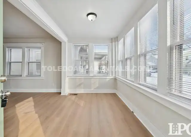 Property at 1954 Barrows St, Toledo, OH, 43613, 2 beds, 1 bath, [object Object]