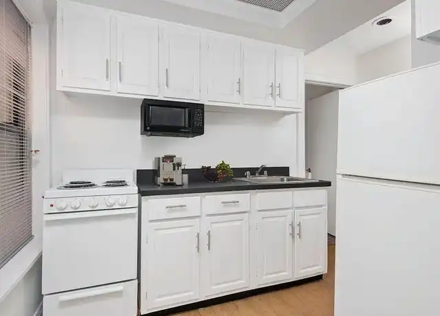 Property at 430 West Diversey - 430 W Diversey Pkwy, Chicago, IL, 60614, 0 beds, 1 bath, [object Object]
